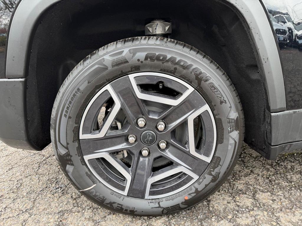 new 2026 Jeep Cherokee car, priced at $42,815