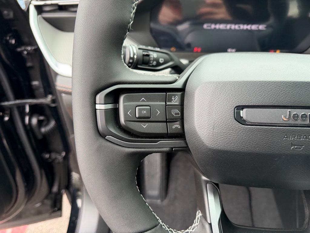 new 2026 Jeep Cherokee car, priced at $42,815