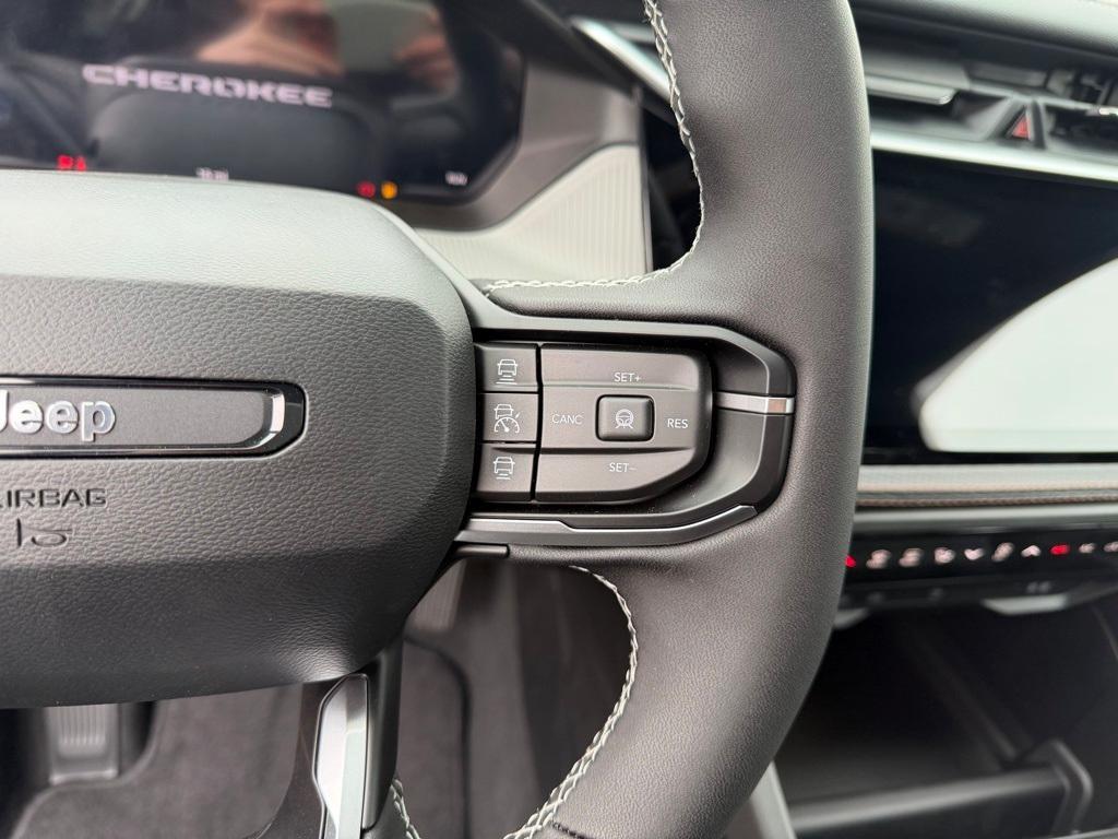 new 2026 Jeep Cherokee car, priced at $42,815