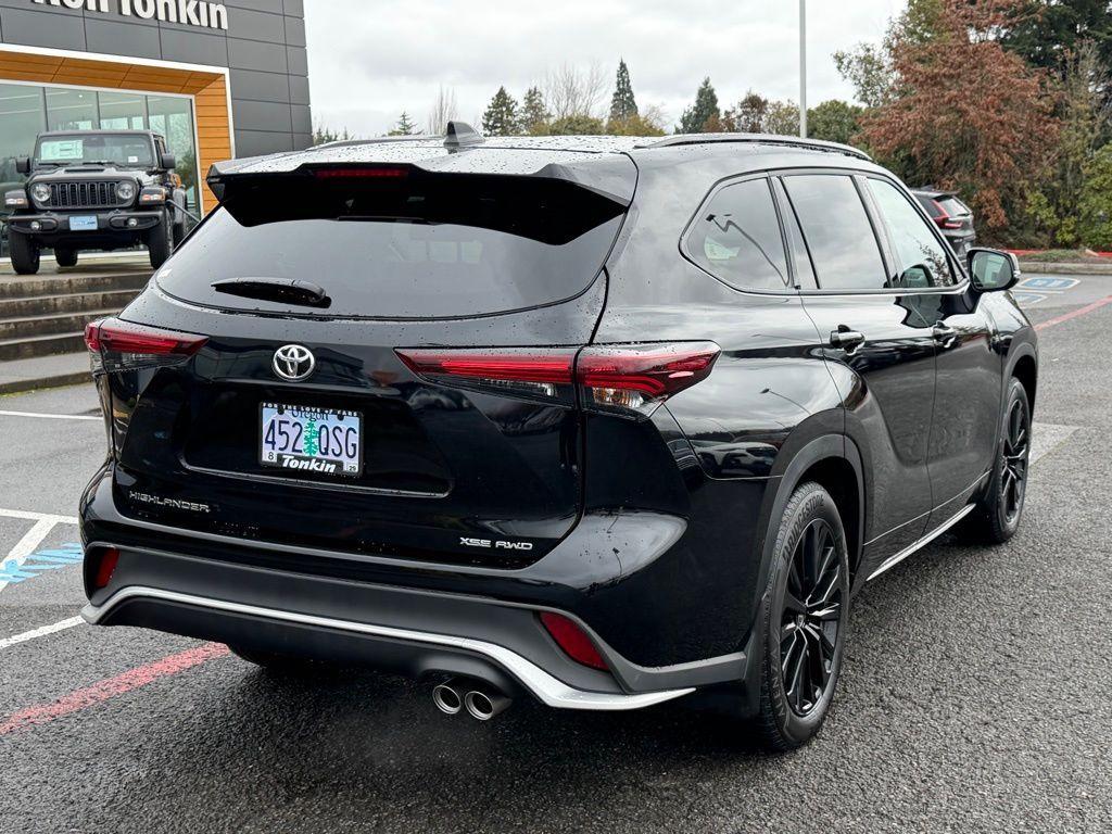 used 2025 Toyota Highlander car, priced at $46,900