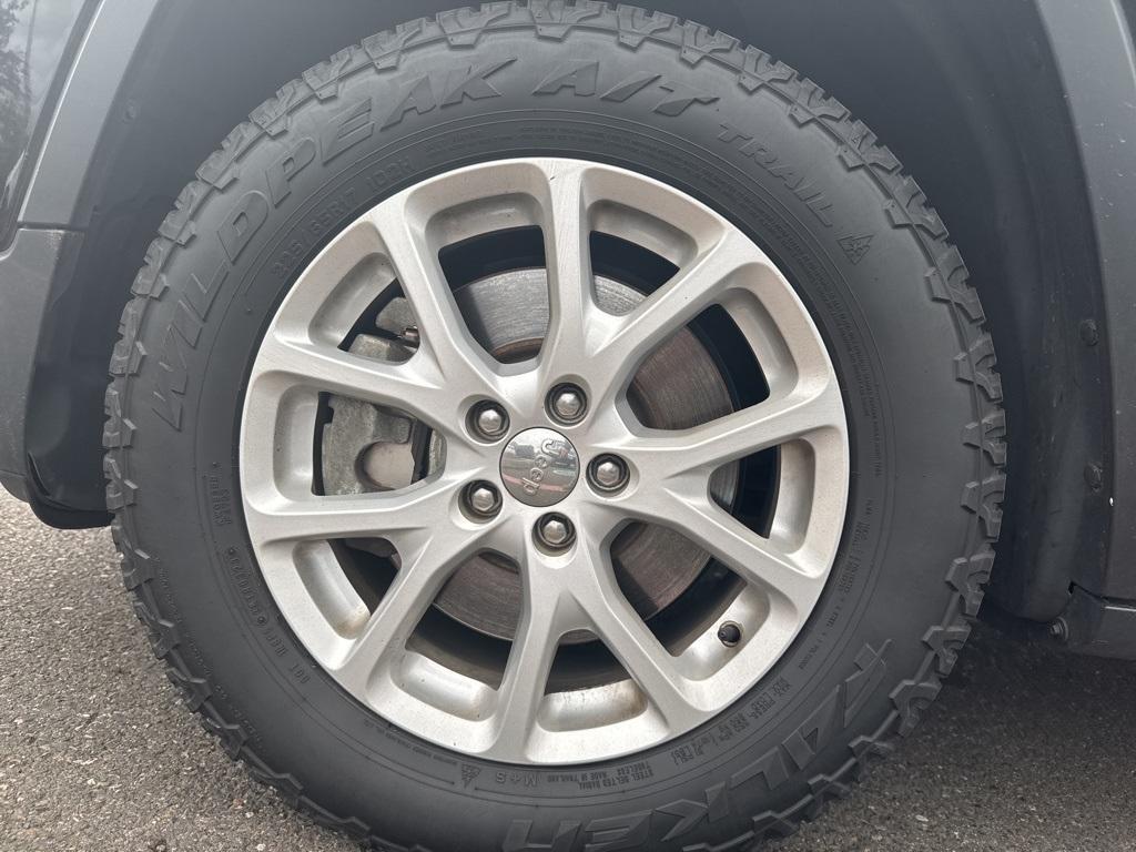 used 2017 Jeep Cherokee car