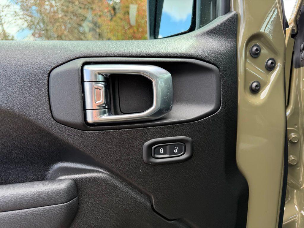 new 2026 Jeep Gladiator car, priced at $42,930