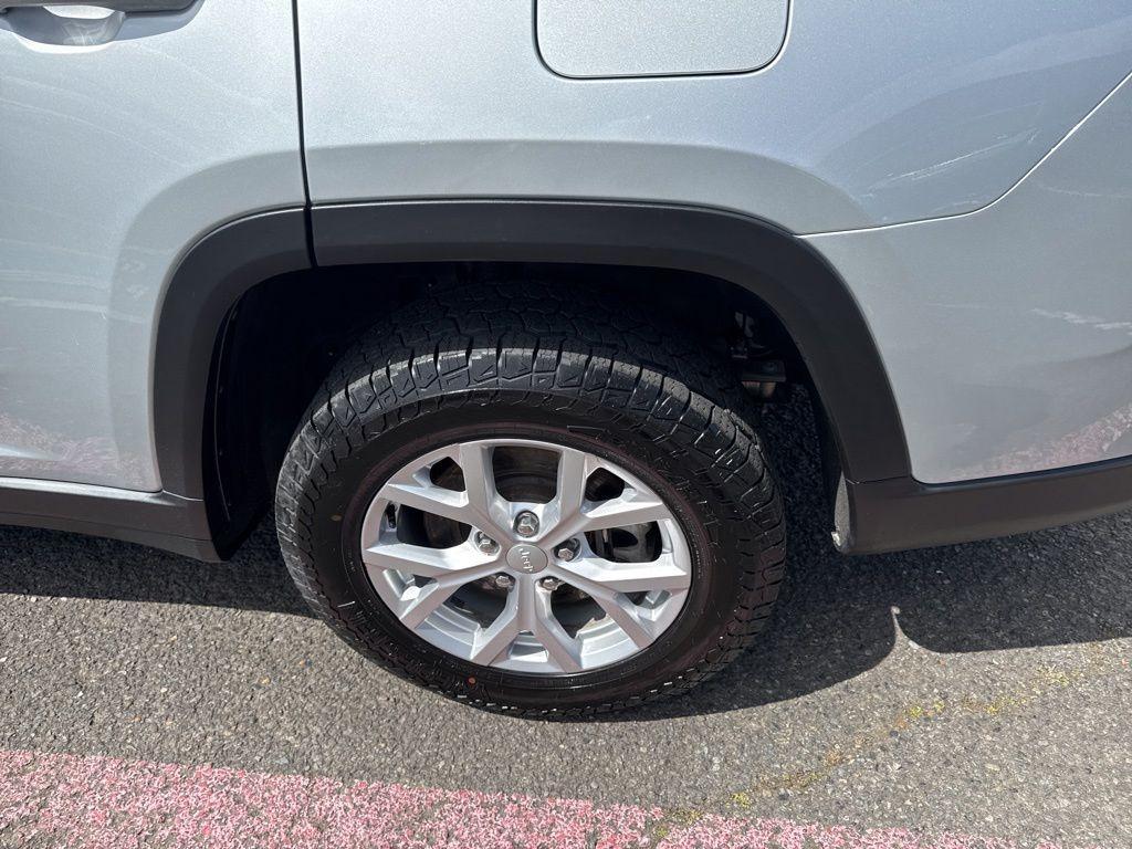used 2023 Jeep Grand Cherokee L car, priced at $32,800