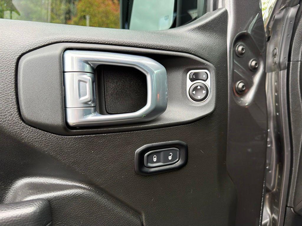 used 2025 Jeep Gladiator car, priced at $43,424