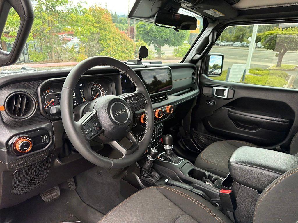 used 2025 Jeep Gladiator car, priced at $43,424