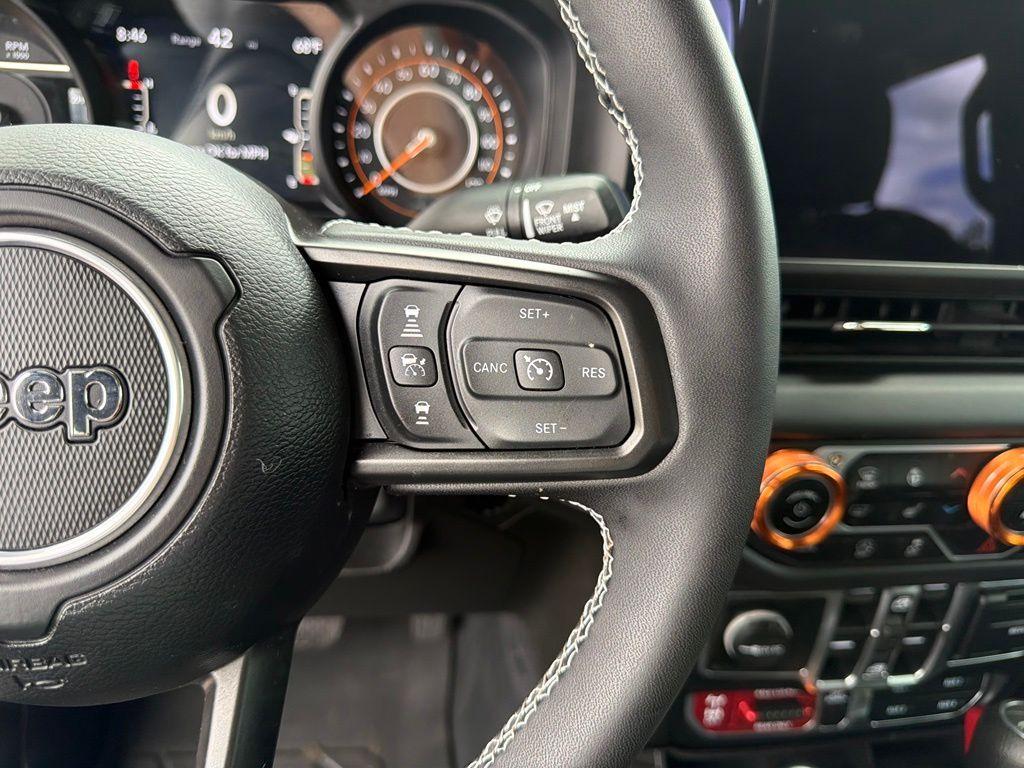 used 2025 Jeep Gladiator car, priced at $43,424