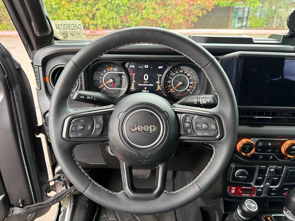 used 2025 Jeep Gladiator car, priced at $43,424