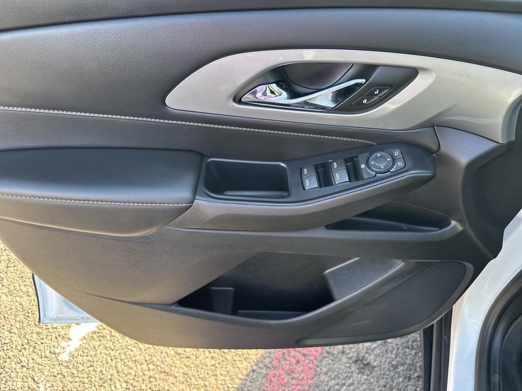 used 2021 Chevrolet Traverse car, priced at $19,990