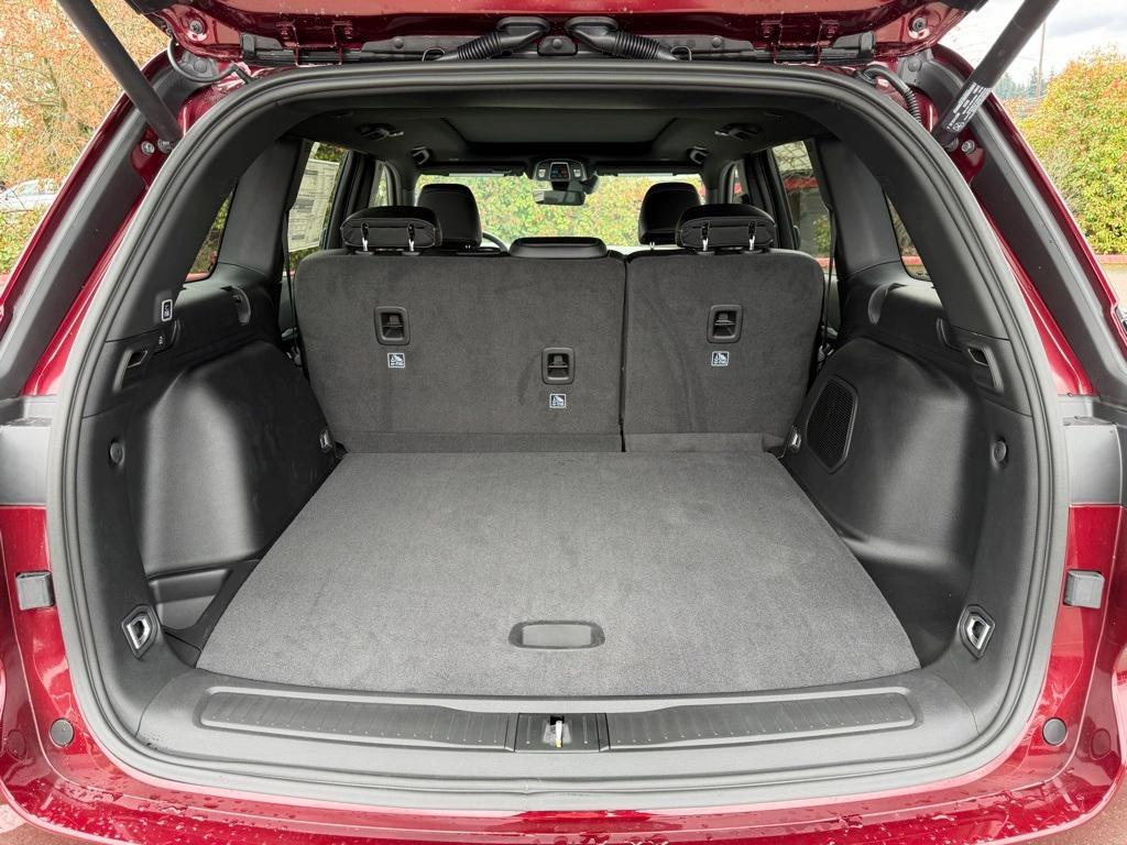 new 2026 Jeep Grand Cherokee car, priced at $47,992