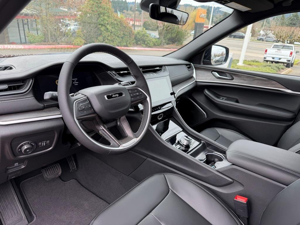 new 2026 Jeep Grand Cherokee car, priced at $47,992