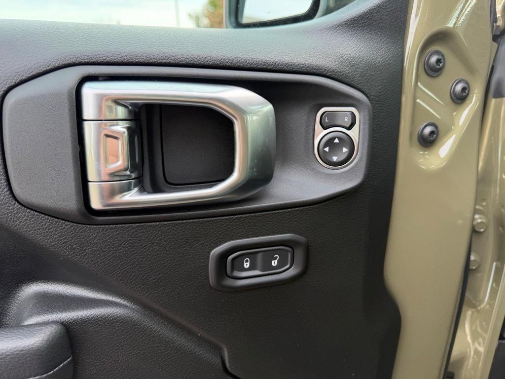 new 2026 Jeep Gladiator car, priced at $46,492