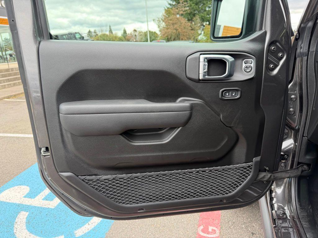 new 2026 Jeep Gladiator car, priced at $52,792