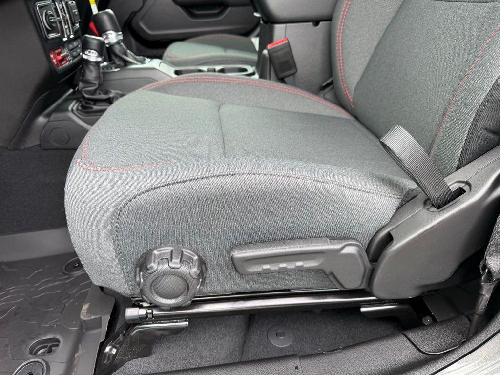 new 2026 Jeep Gladiator car, priced at $52,792