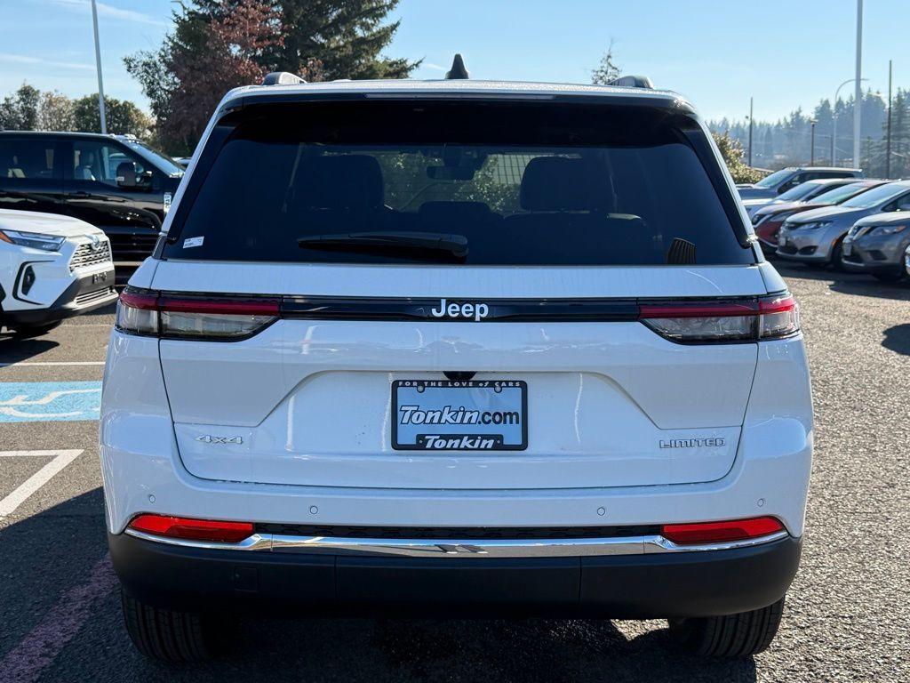 new 2025 Jeep Grand Cherokee car, priced at $45,992