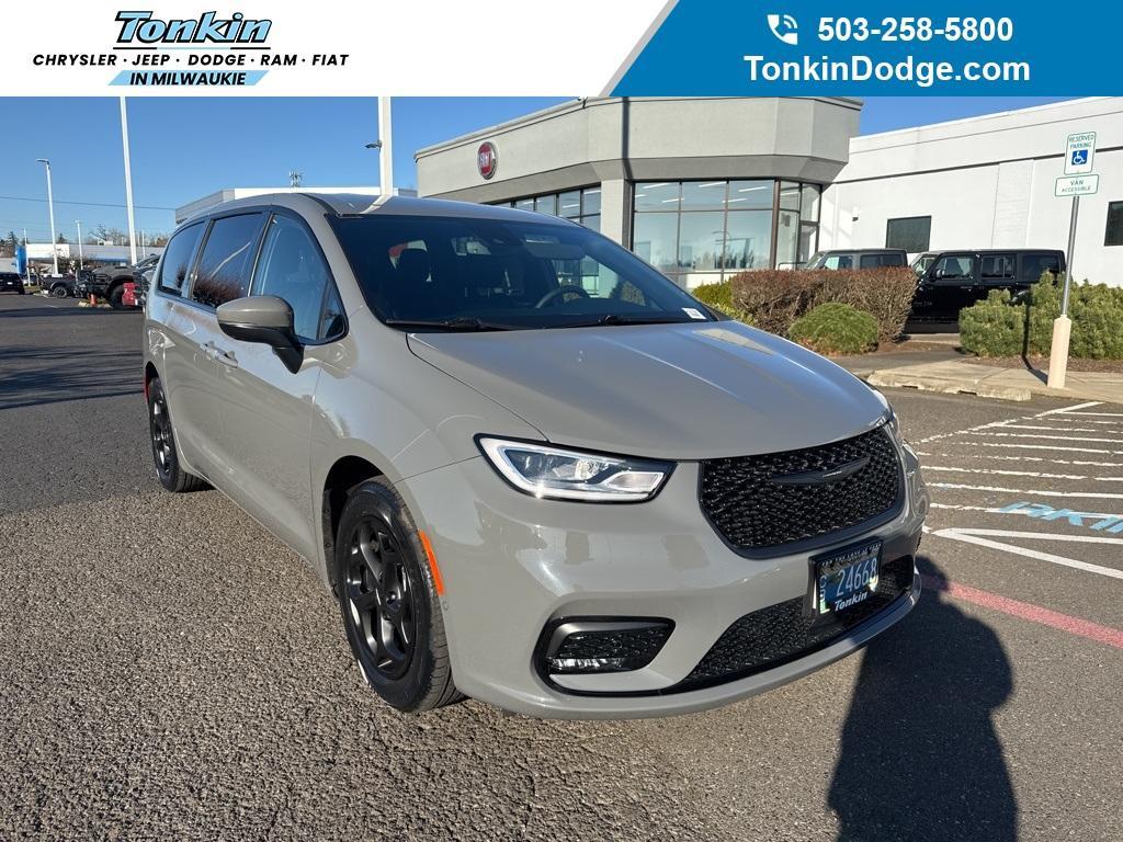 used 2023 Chrysler Pacifica Hybrid car, priced at $29,490