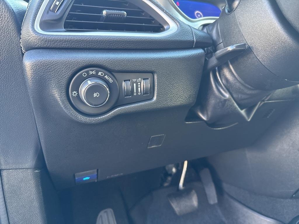 used 2023 Chrysler Pacifica Hybrid car, priced at $29,490