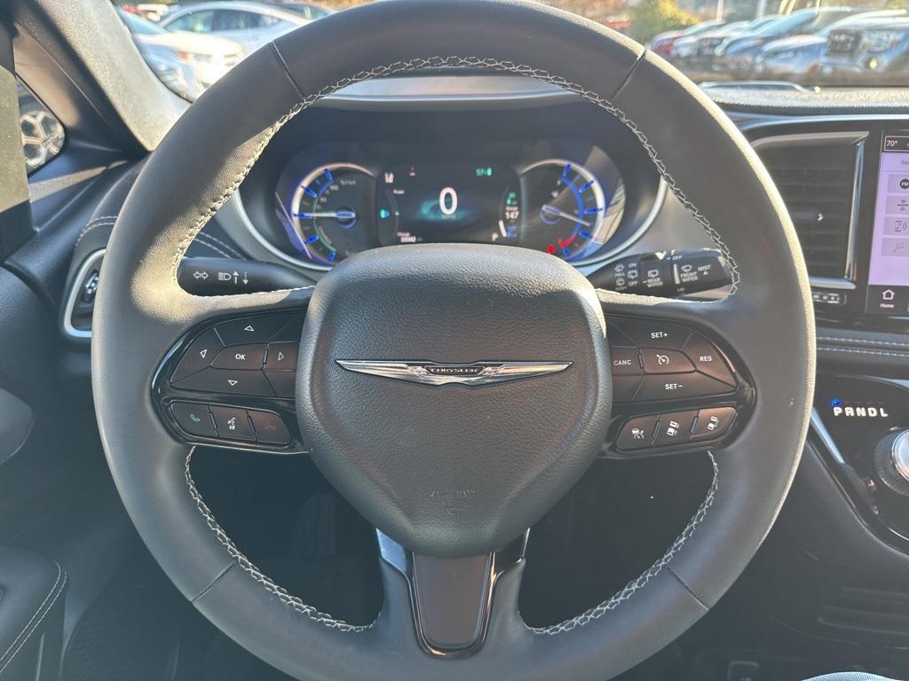 used 2023 Chrysler Pacifica Hybrid car, priced at $29,490