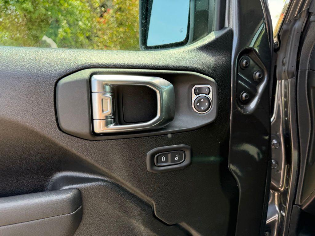 new 2026 Jeep Gladiator car, priced at $59,470