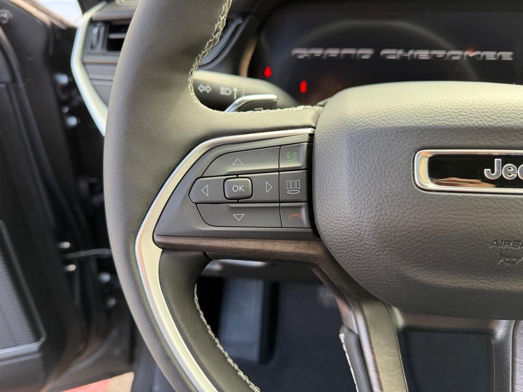 new 2026 Jeep Grand Cherokee car, priced at $47,992