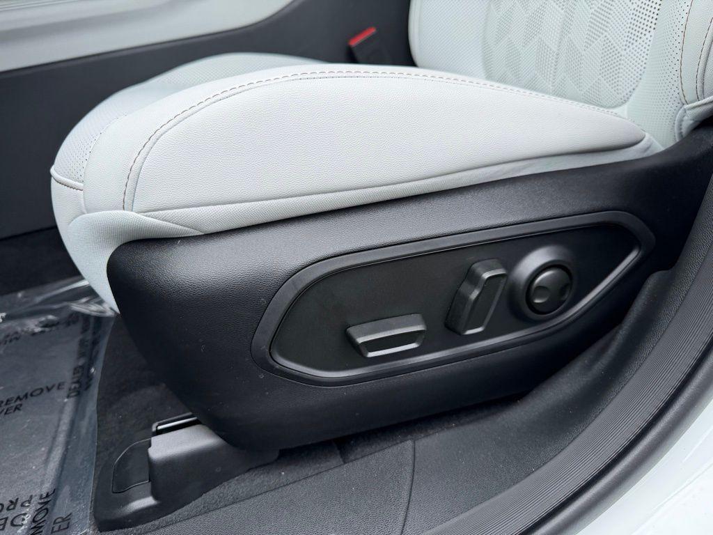new 2026 Jeep Cherokee car, priced at $40,492