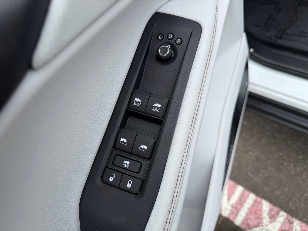 new 2026 Jeep Cherokee car, priced at $40,492