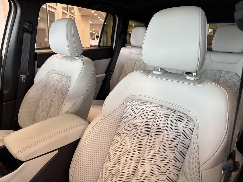 new 2026 Jeep Cherokee car, priced at $44,490