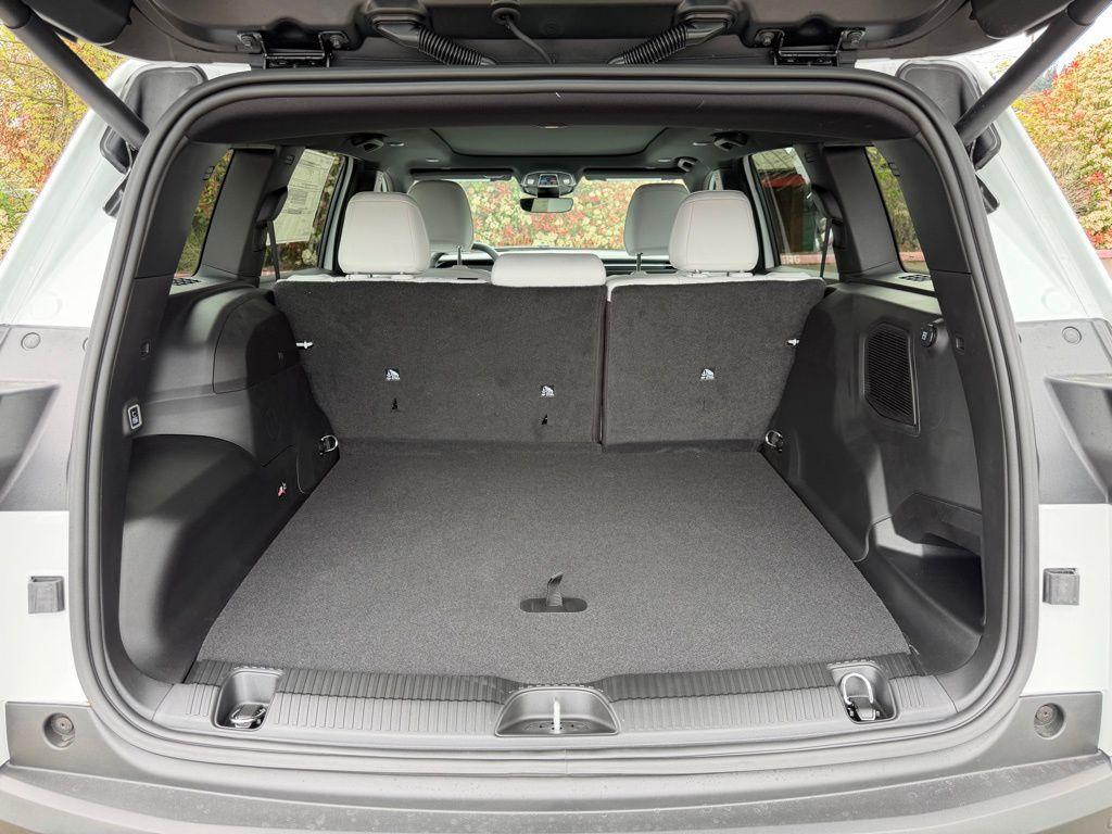 new 2026 Jeep Cherokee car, priced at $40,492