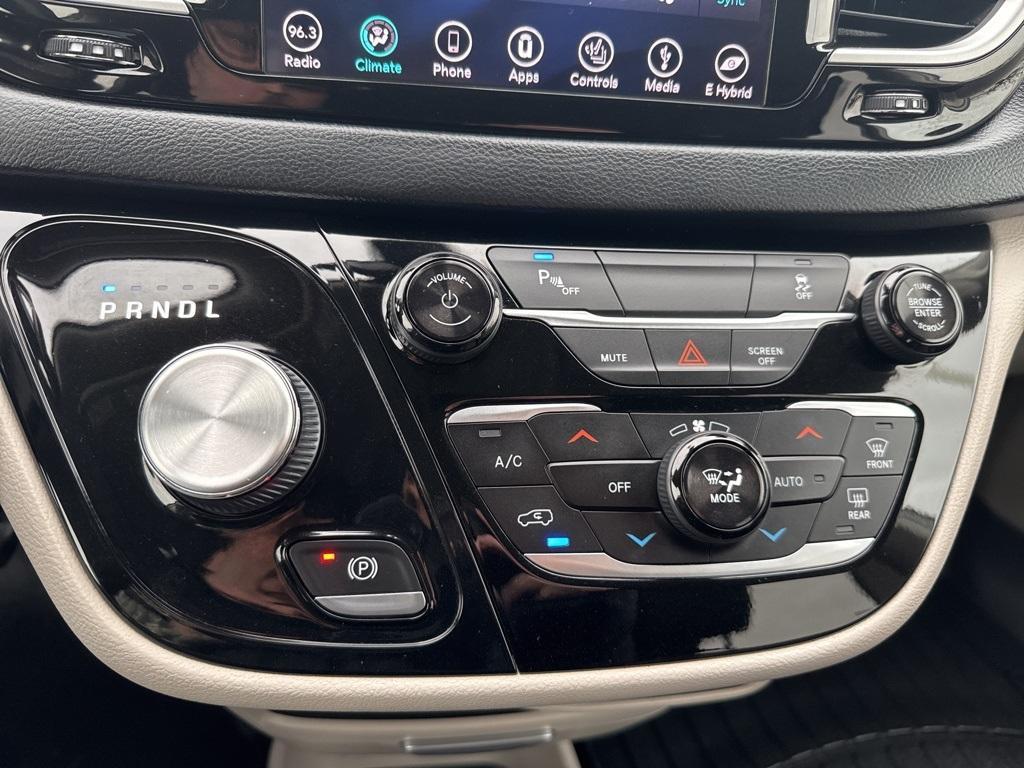 used 2018 Chrysler Pacifica Hybrid car, priced at $20,663