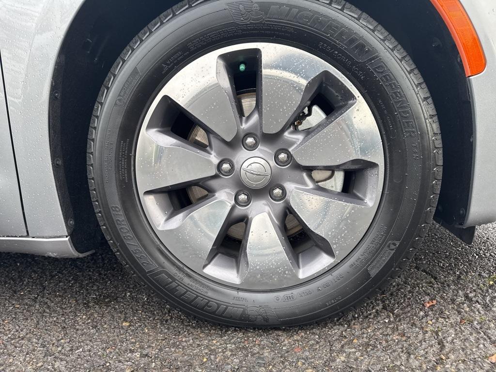 used 2018 Chrysler Pacifica Hybrid car, priced at $20,663