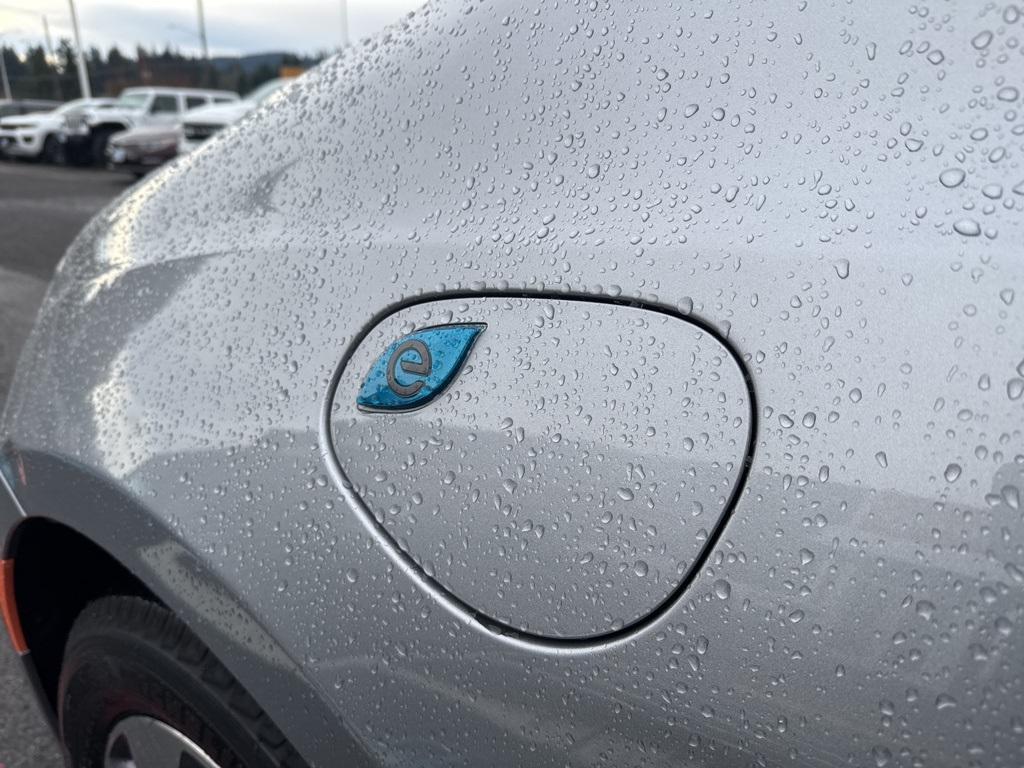 used 2018 Chrysler Pacifica Hybrid car, priced at $20,663