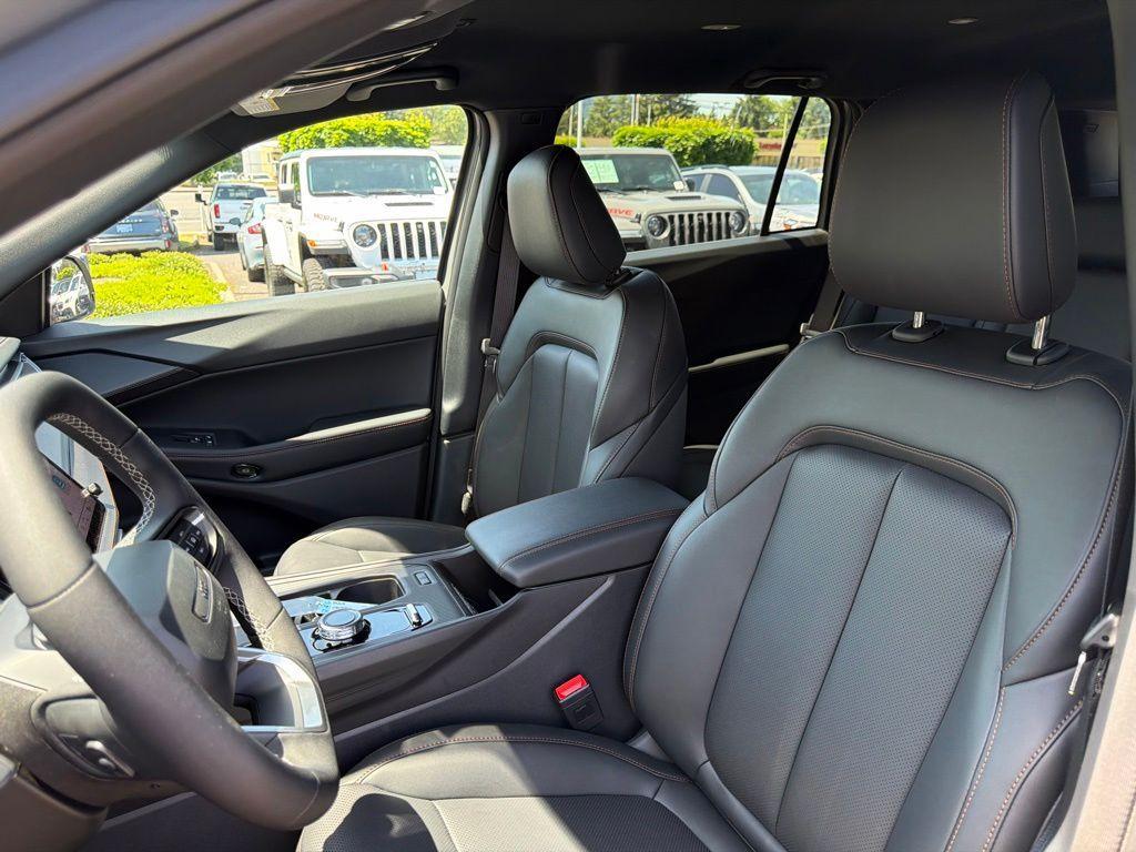 new 2026 Jeep Cherokee car, priced at $41,310