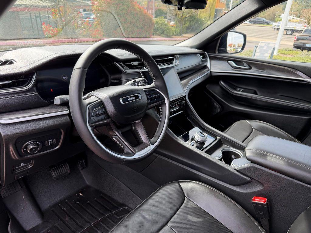 used 2024 Jeep Grand Cherokee L car, priced at $38,900