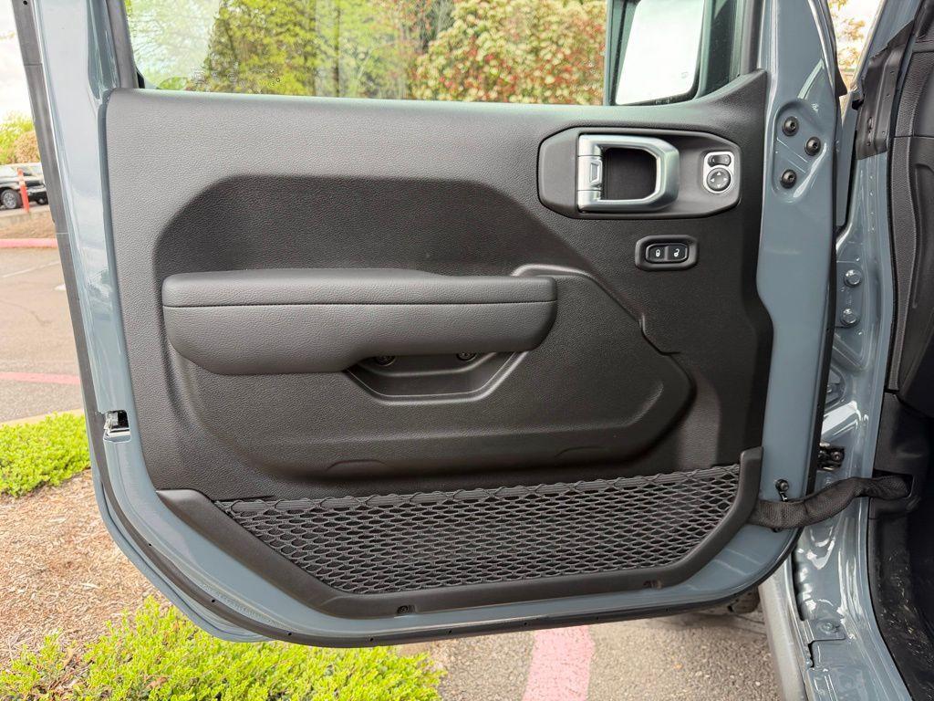 new 2026 Jeep Gladiator car, priced at $54,125