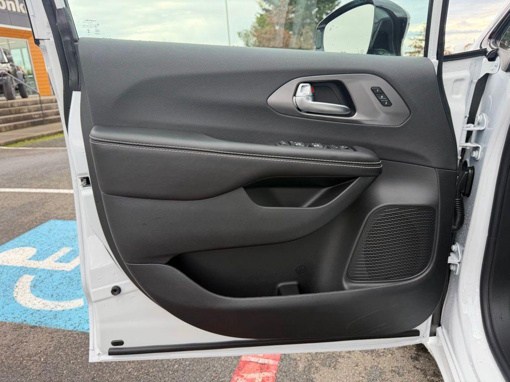 new 2026 Chrysler Pacifica car, priced at $46,805
