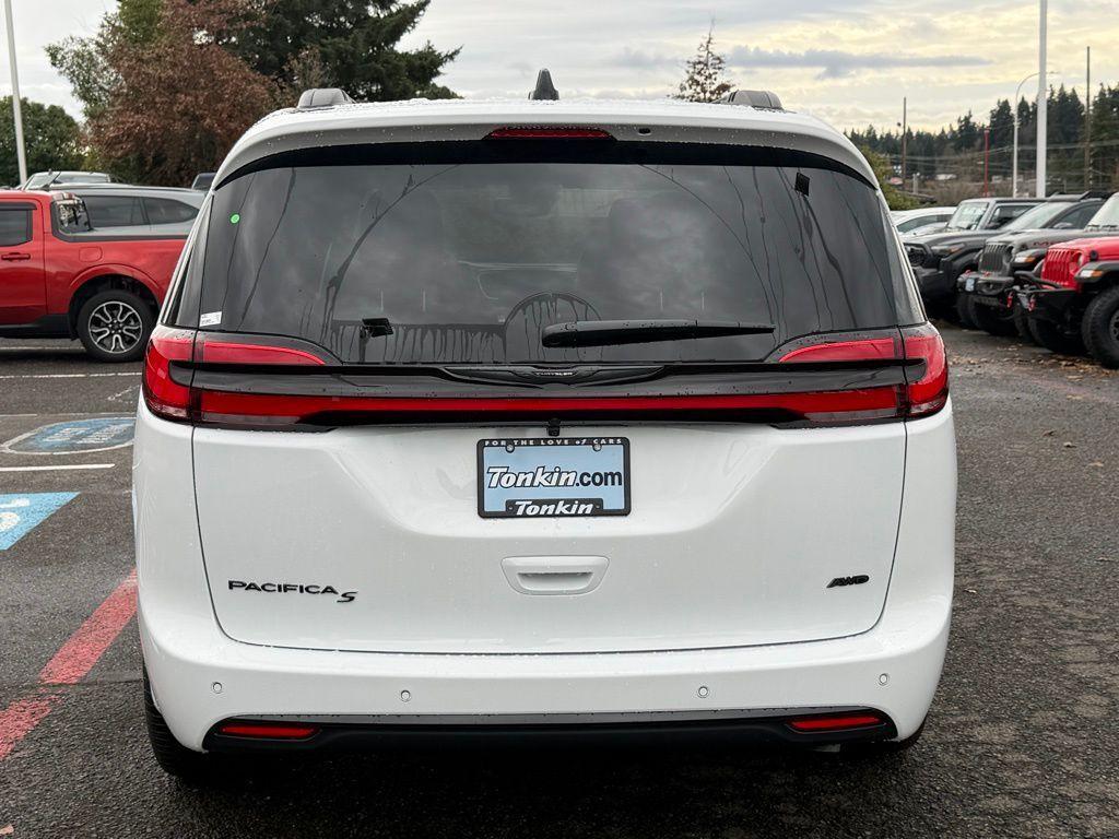 new 2026 Chrysler Pacifica car, priced at $46,805