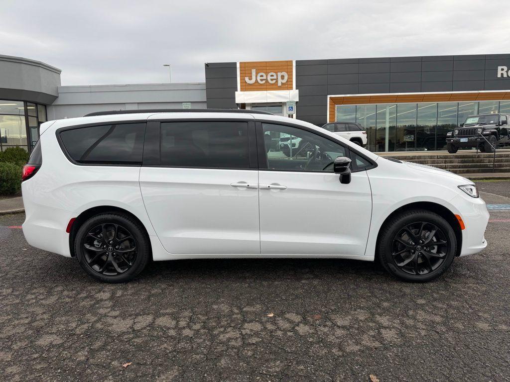 new 2026 Chrysler Pacifica car, priced at $46,805