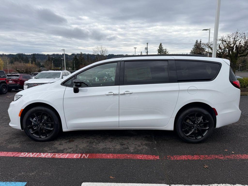 new 2026 Chrysler Pacifica car, priced at $46,805