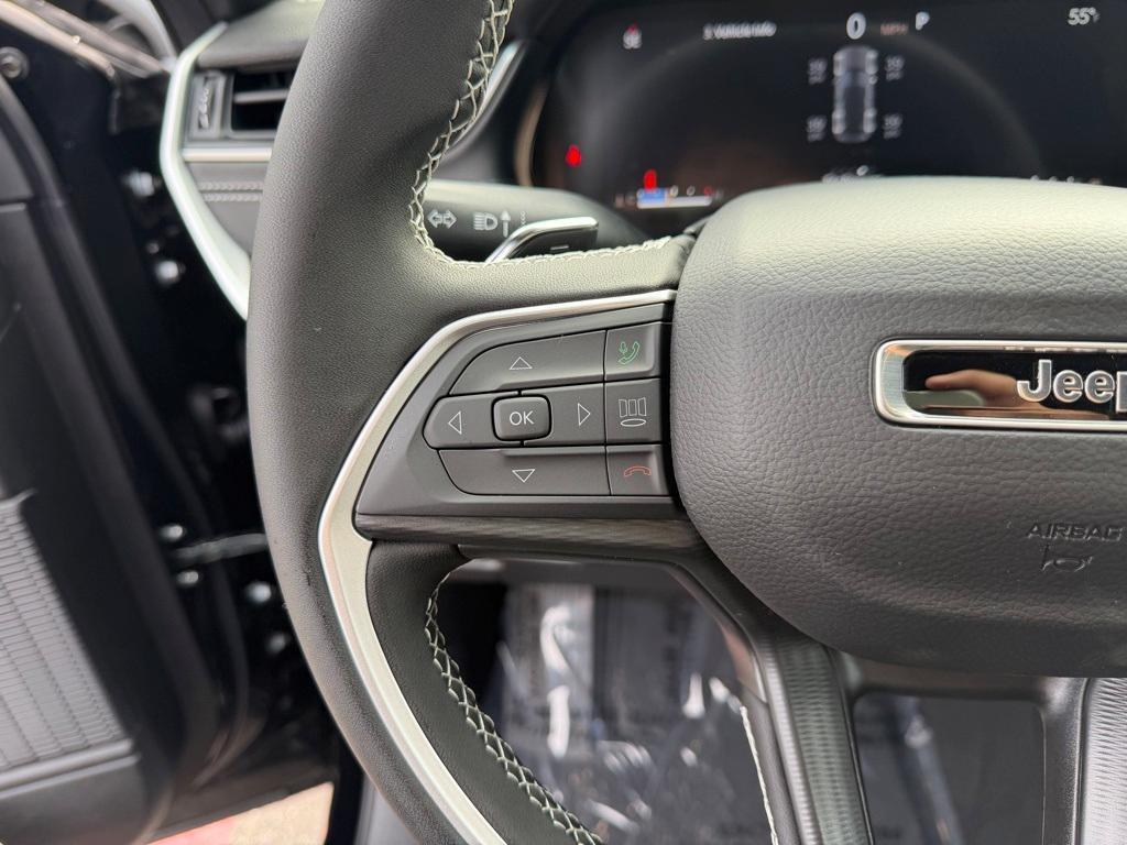 new 2025 Jeep Grand Cherokee car, priced at $35,492