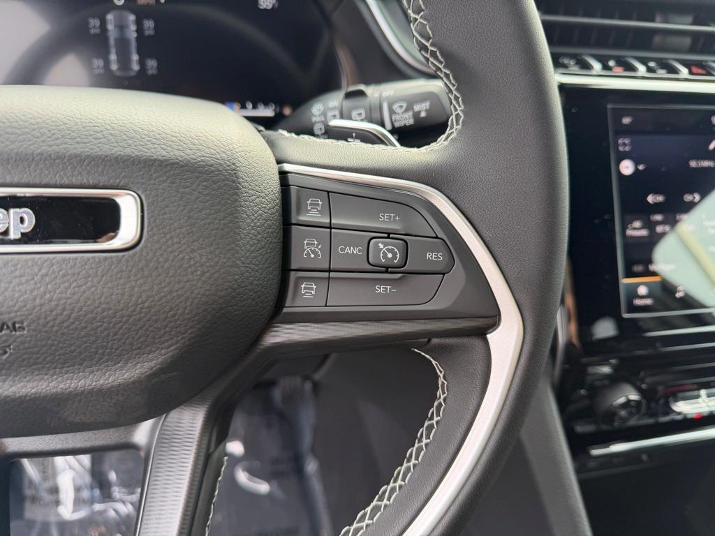 new 2025 Jeep Grand Cherokee car, priced at $35,492