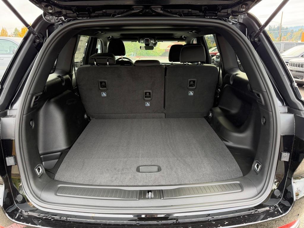 new 2025 Jeep Grand Cherokee car, priced at $35,492