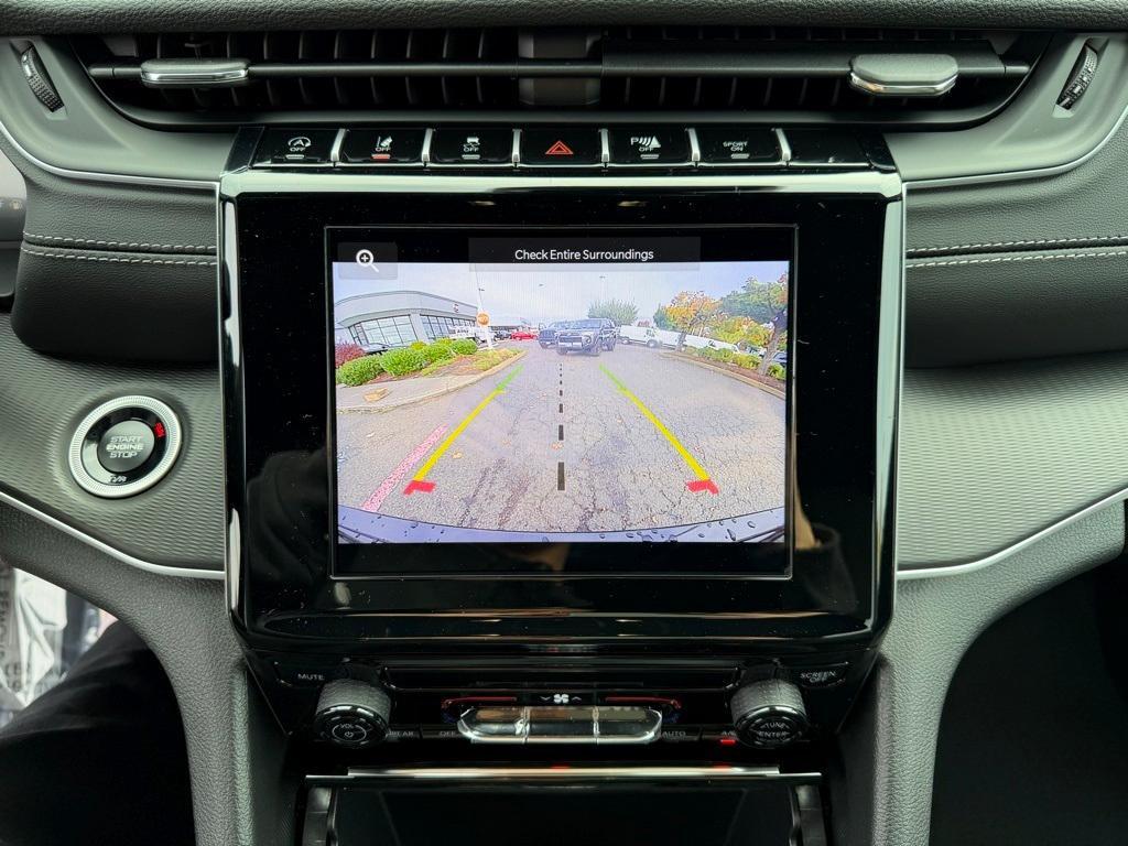 new 2025 Jeep Grand Cherokee car, priced at $35,492