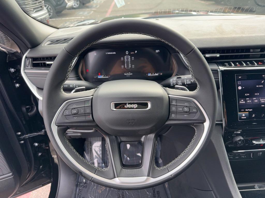 new 2025 Jeep Grand Cherokee car, priced at $35,492