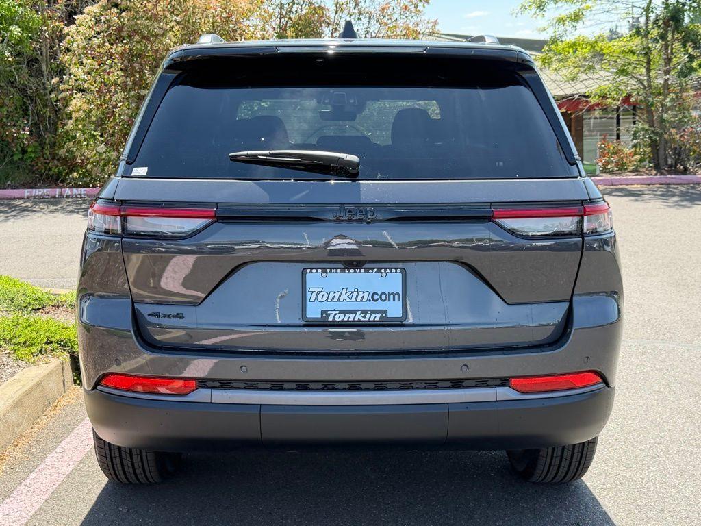 new 2026 Jeep Grand Cherokee car, priced at $44,170