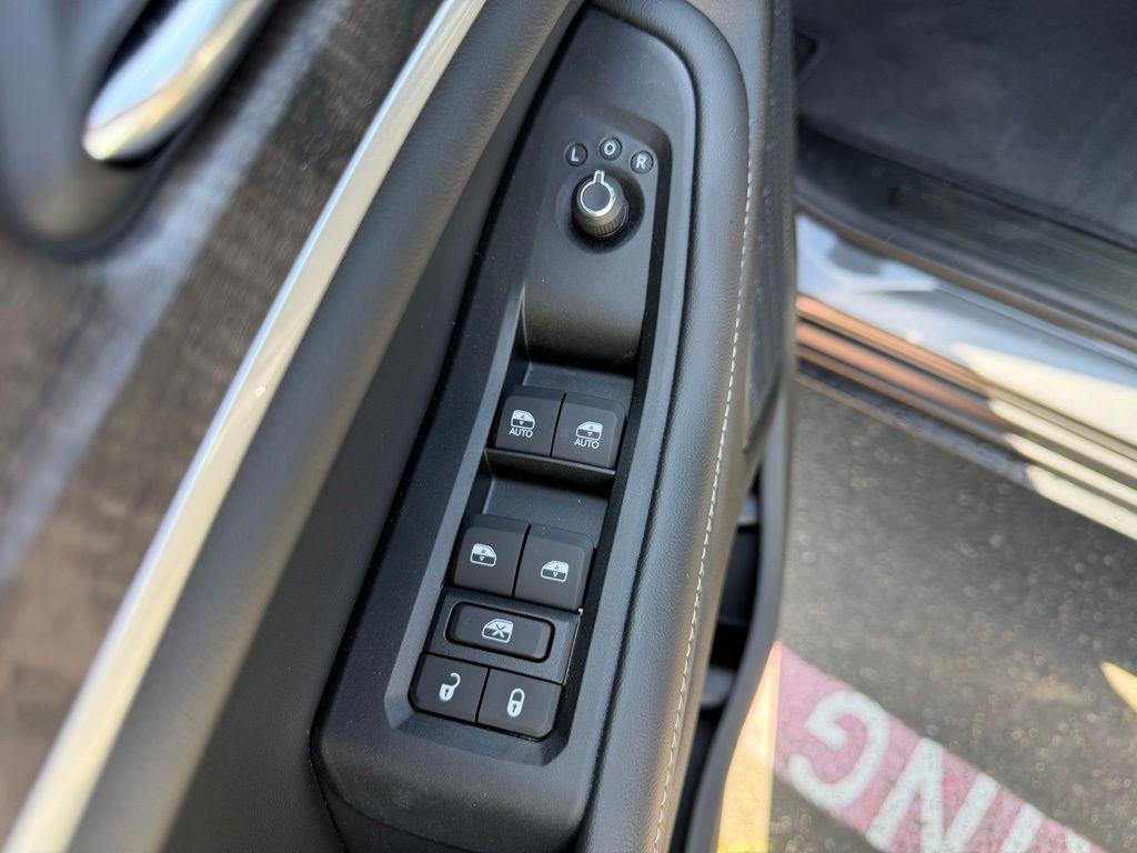 new 2026 Jeep Grand Cherokee car, priced at $44,170