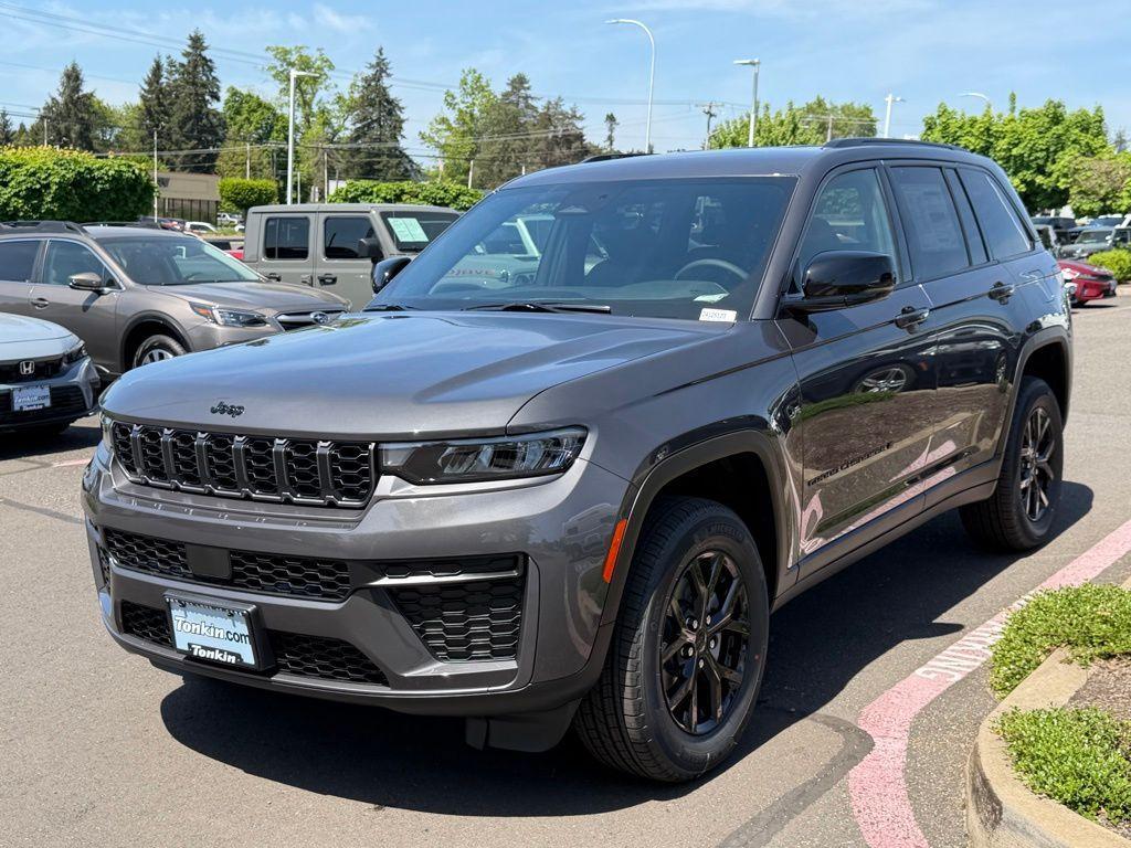 new 2026 Jeep Grand Cherokee car, priced at $44,170