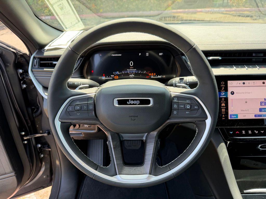 new 2026 Jeep Grand Cherokee car, priced at $44,170