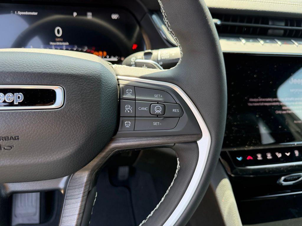 new 2026 Jeep Grand Cherokee car, priced at $44,170