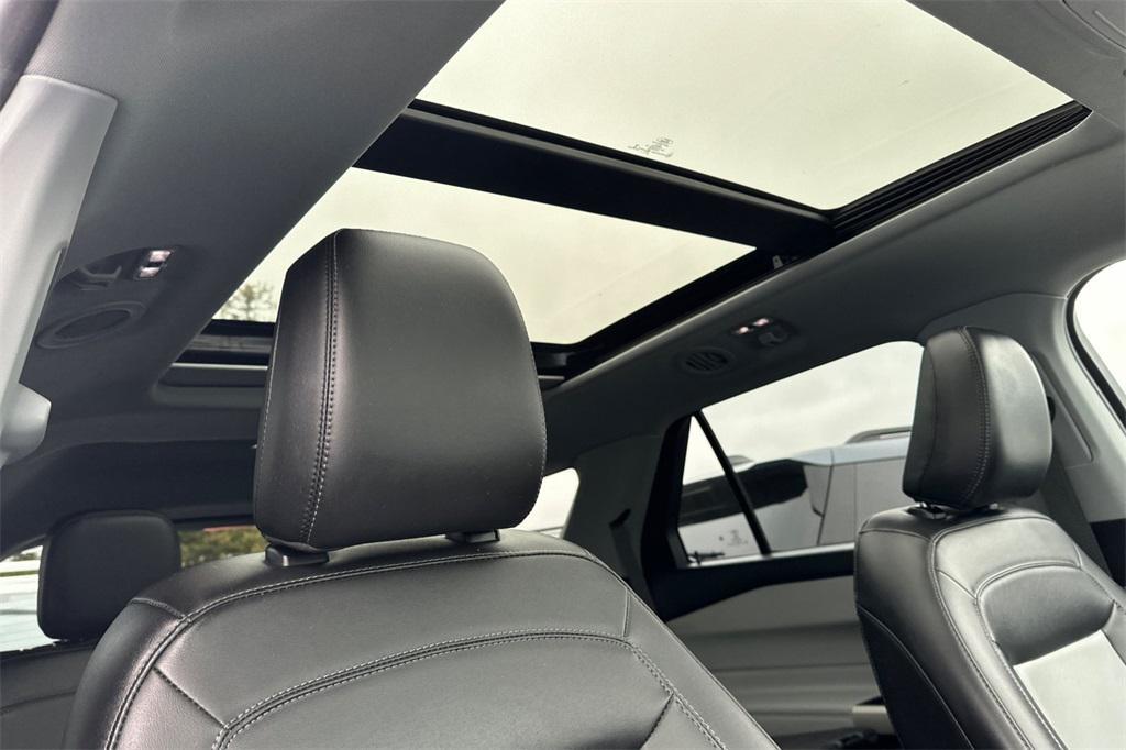 used 2022 Ford Explorer car, priced at $28,037