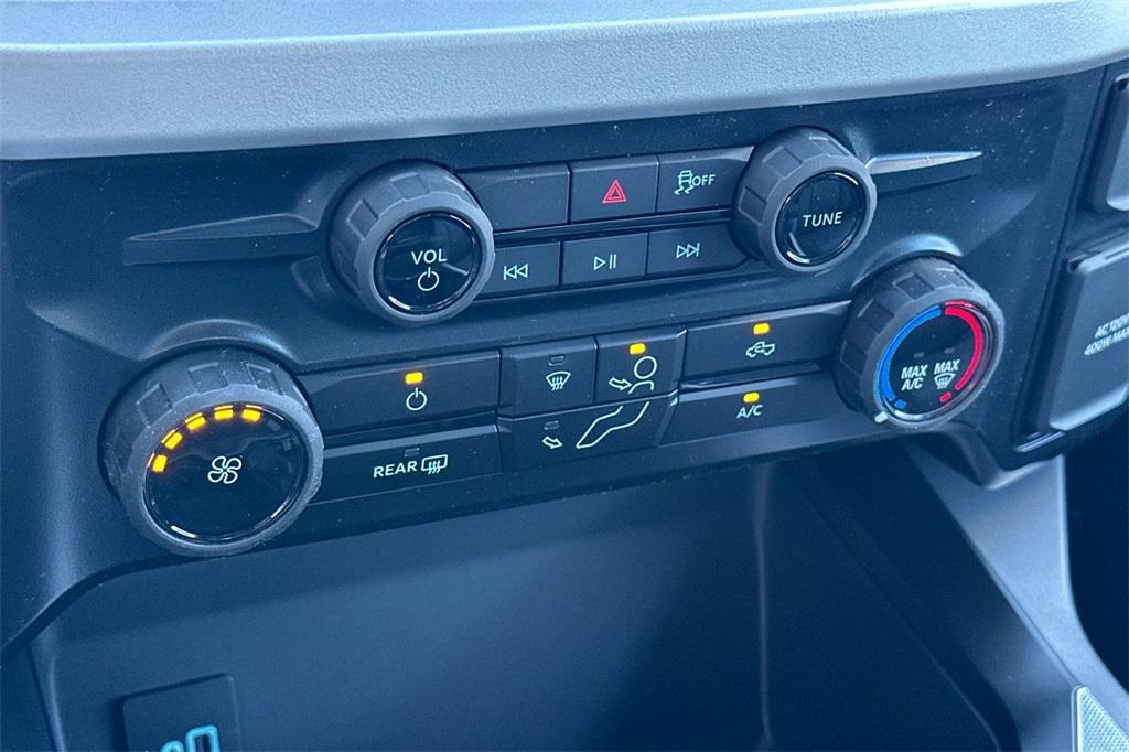 new 2025 Ford F-250 car, priced at $58,970