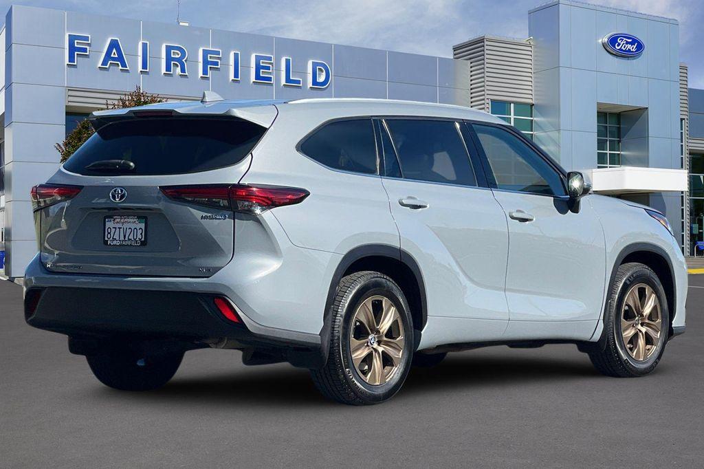used 2022 Toyota Highlander Hybrid car, priced at $29,991